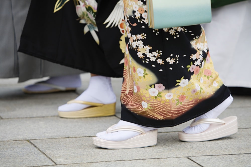 裾除けの正しい巻き方とずれ防止のコツ|初心者でも美しく着物を着こなすガイド