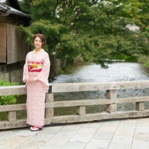 痩せ型さん必見｜華奢な体を美しく見せる着物シルエット＆補正テクニック